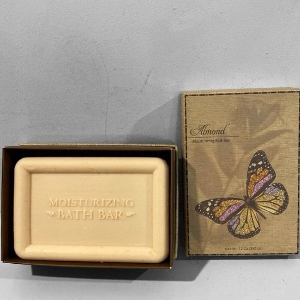 Almond Moisturizing Bath Bar